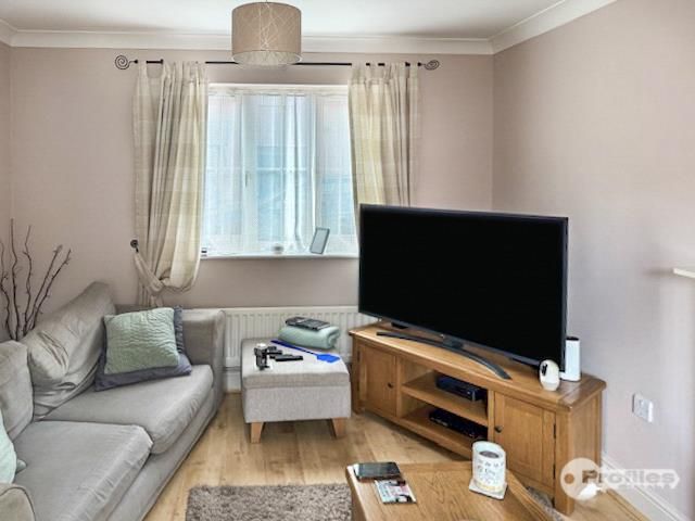 Property photo 3 of 7 Lounge1.Jpg