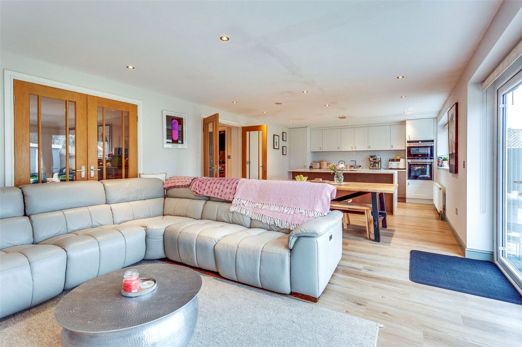 Property photo 3 of 17 Picture No. 38