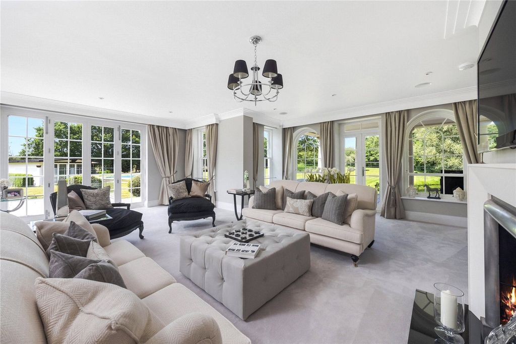 Property photo 3 of 20 Reception