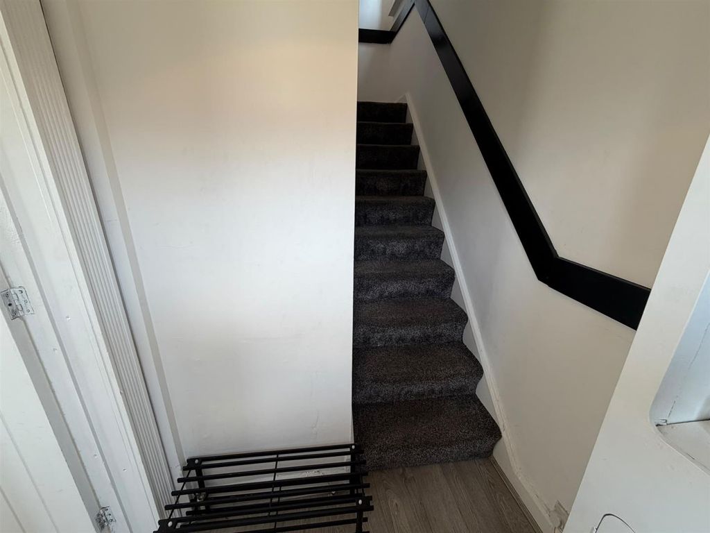Property photo 2 of 18 Staircase