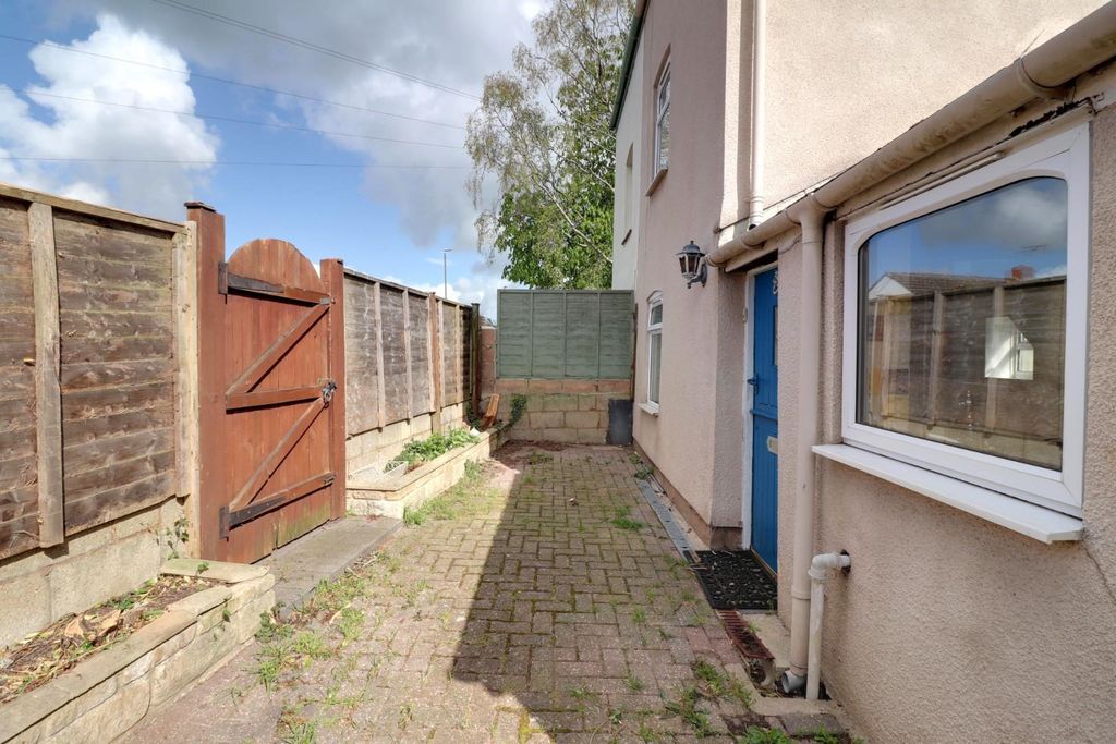 Property photo 3 of 14