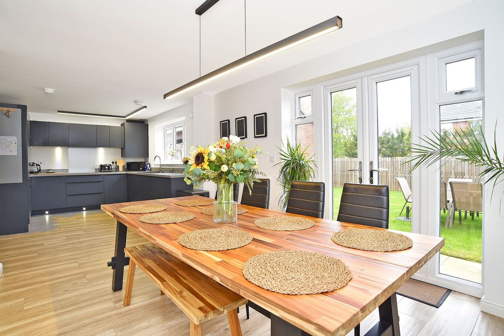 Property photo 2 of 23