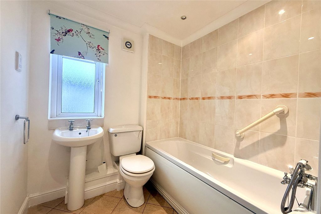 Additional image 7 of 2 bed flat for saleWoolbrook Road, Sidmouth, Devon EX10