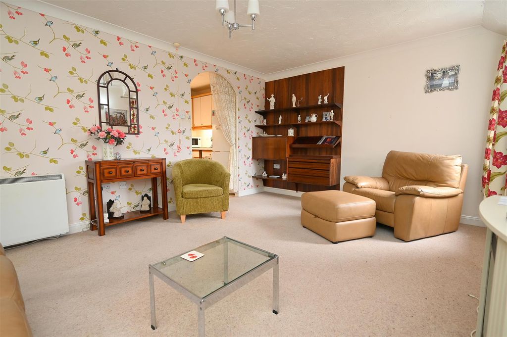 Property photo 3 of 11 Living Room.Jpg