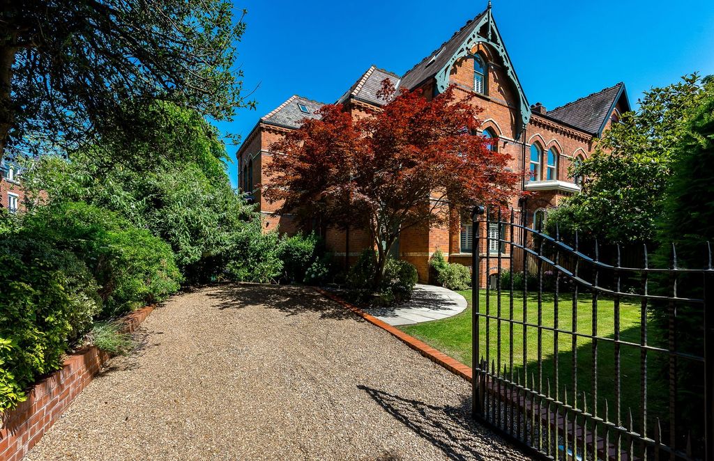 Property photo 1 of 27