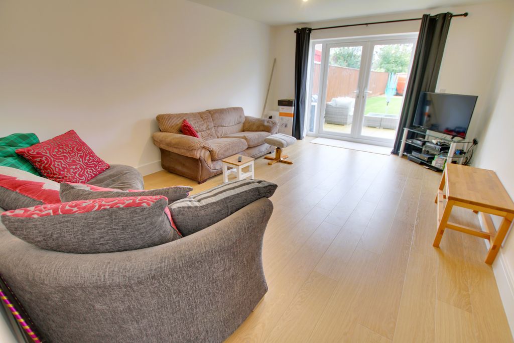 Property photo 2 of 16