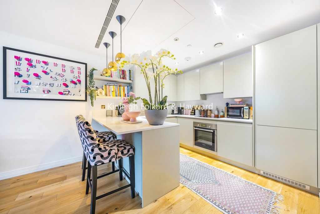 Property photo 2 of 10 845dc98B-6078-4ce7-9