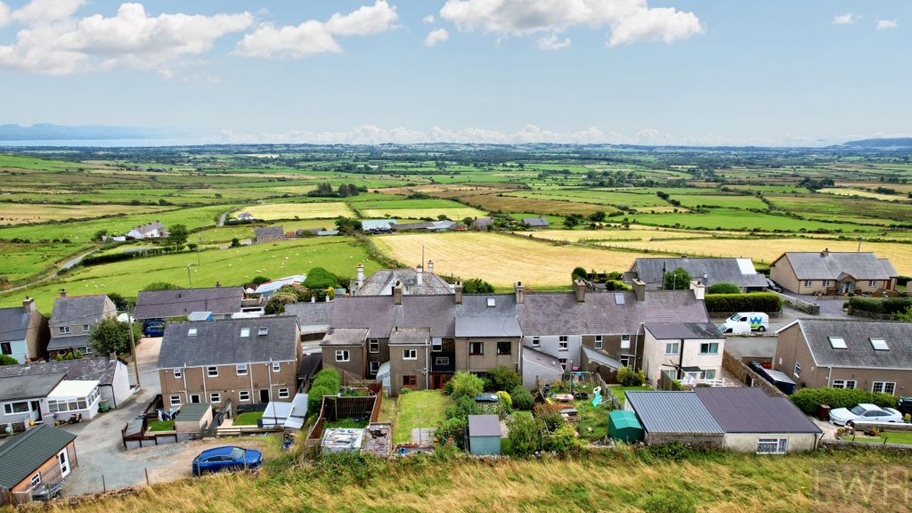 Property photo 3 of 21 4