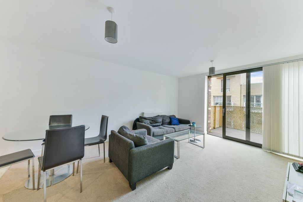 Property photo 1 of 16 Nelson Walk, St Andr