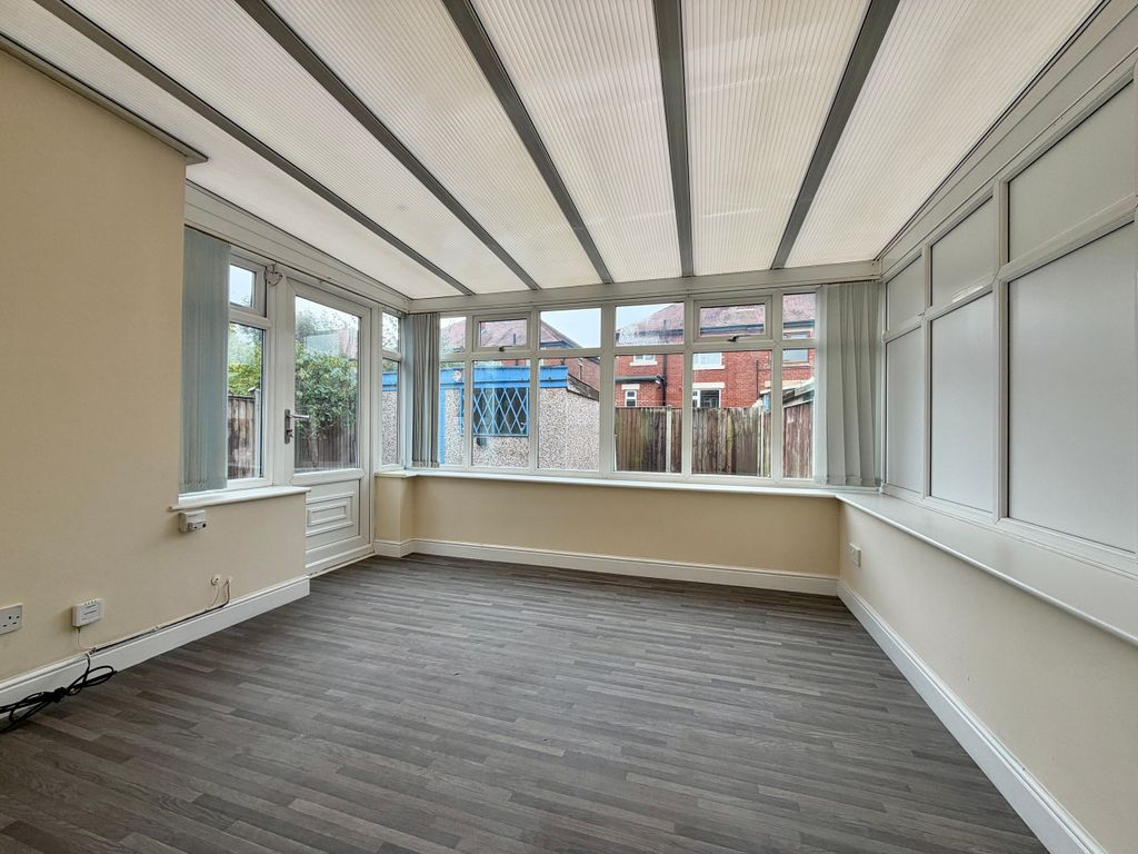 Property photo 3 of 13 Conservatory
