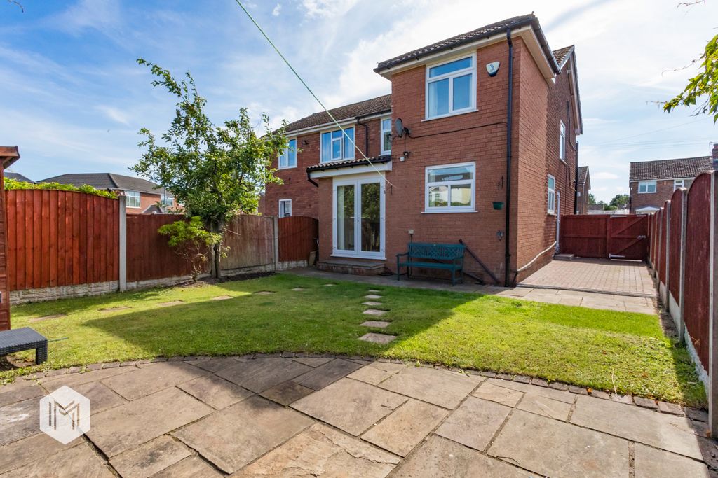 Property photo 2 of 27 Picture No. 17