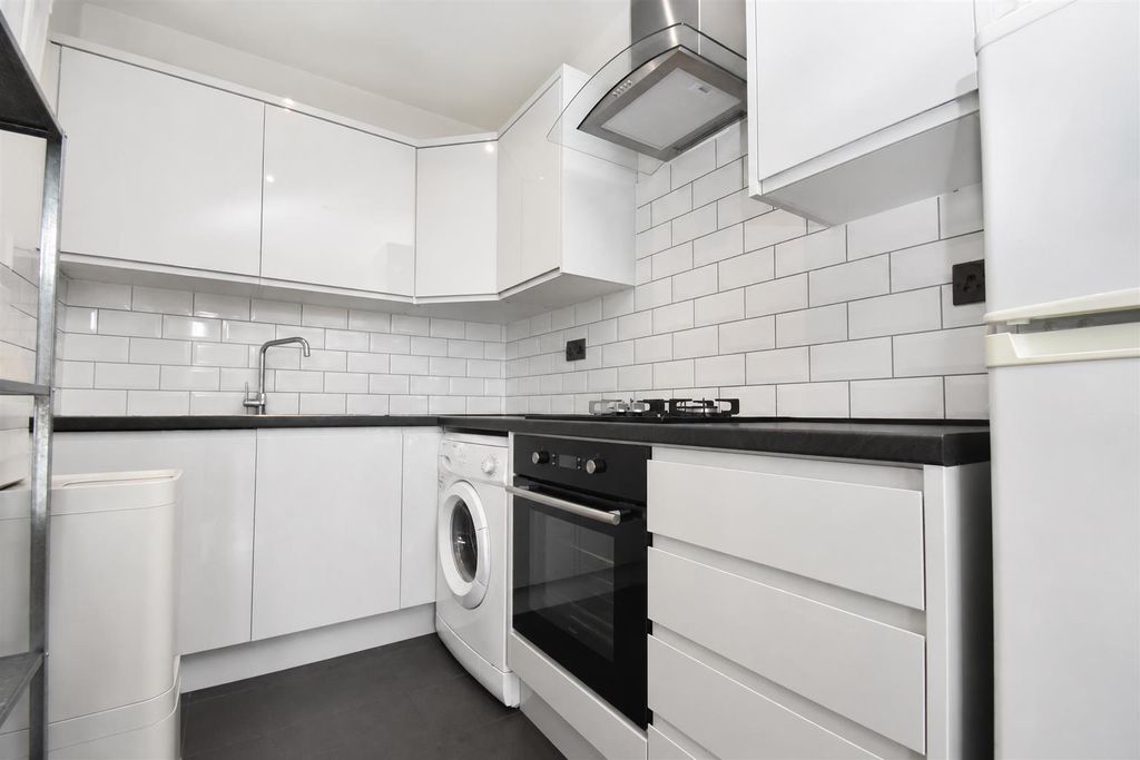 Property photo 3 of 4 Kitchen.Png