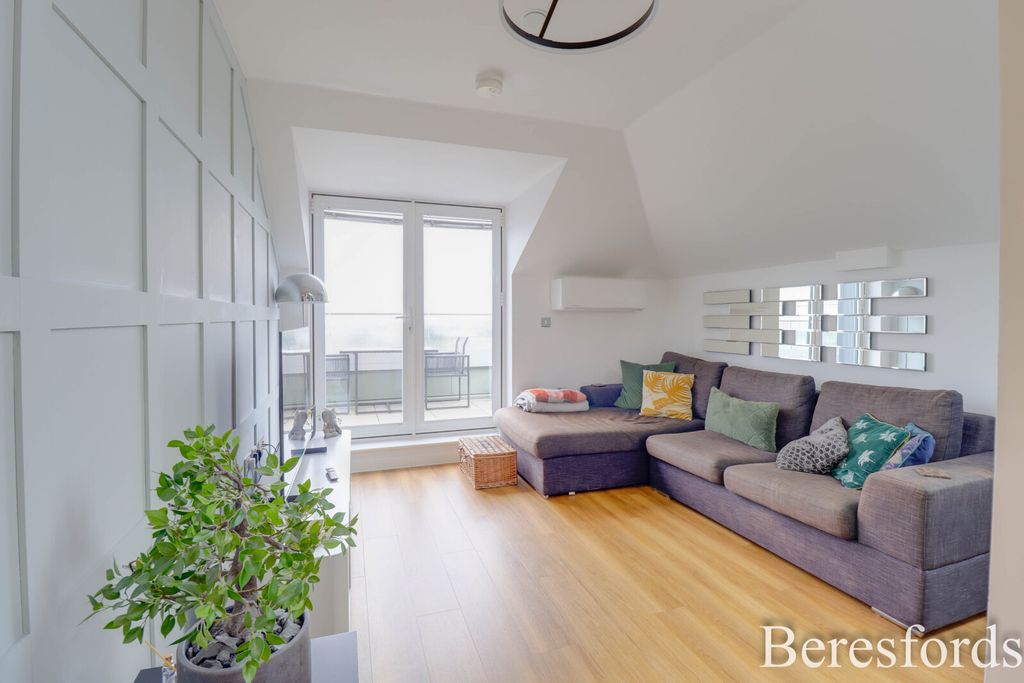 Property photo 2 of 29 Picture No. 22