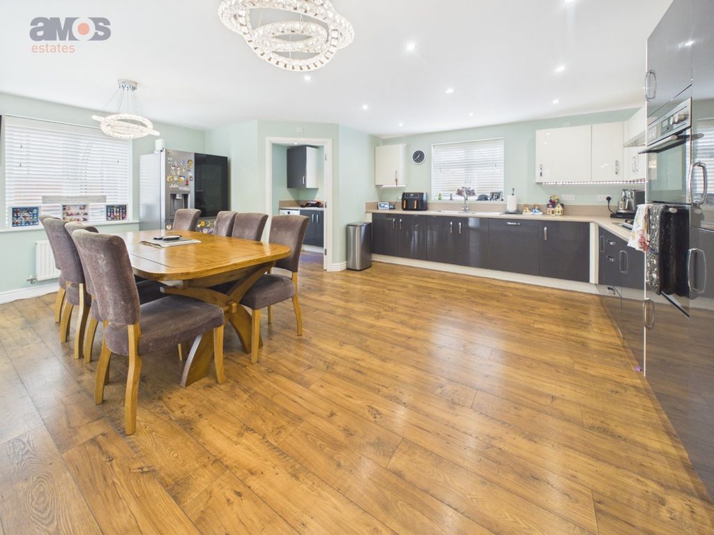 Property photo 2 of 35 4017984