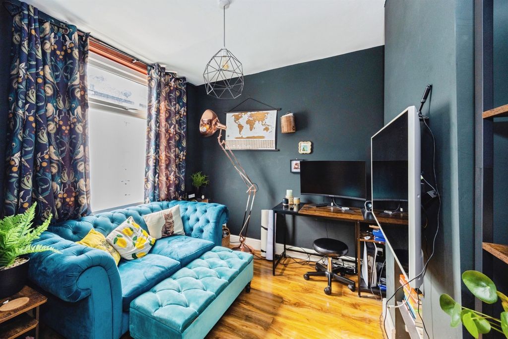 Property photo 2 of 10
