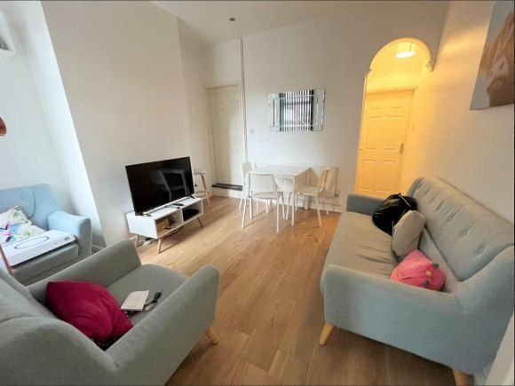 Property photo 3 of 14 F3c6d466-23B6-4106-8Ca6-d0A67A8Bbf7F.Jpg