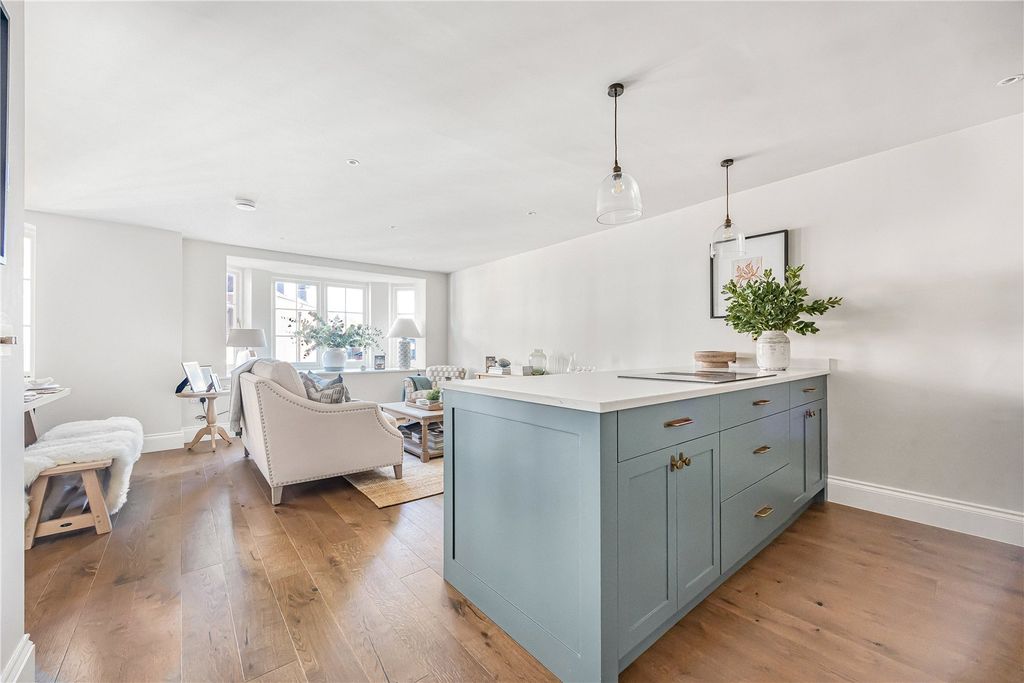 Property photo 2 of 15 Picture No. 10