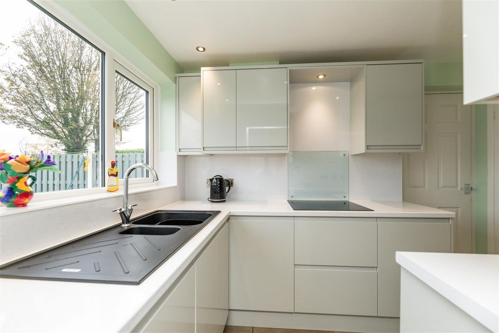 Property photo 2 of 27 2A8A5190-2-1022.Jpg