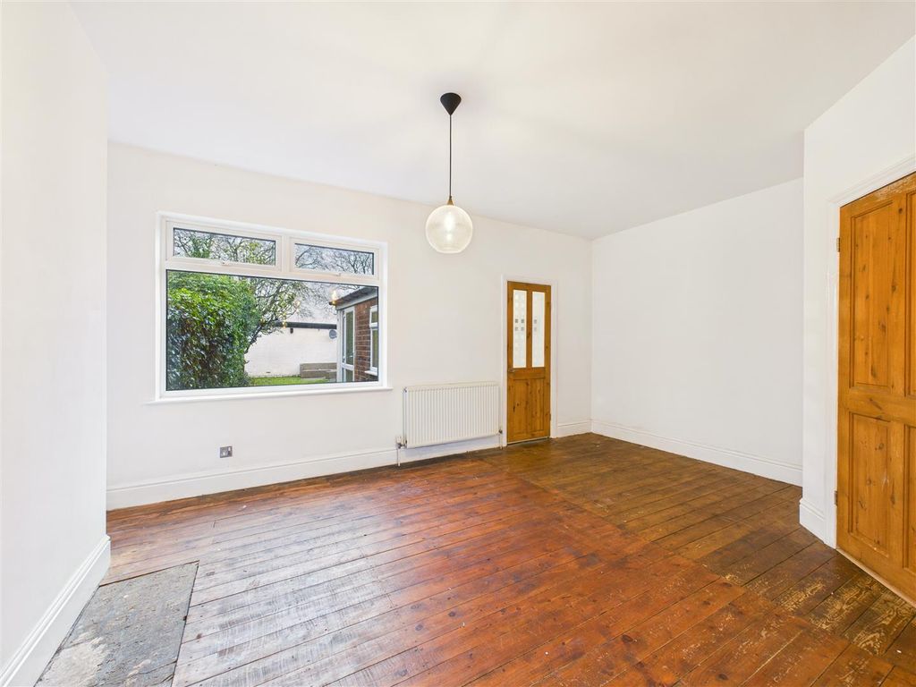 Property photo 3 of 13 Cam05193G0-Pr0077-Still012.Jpg