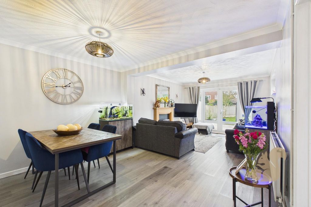 Property photo 2 of 29 Cam01659G0-Pr0754-Still022.Jpg