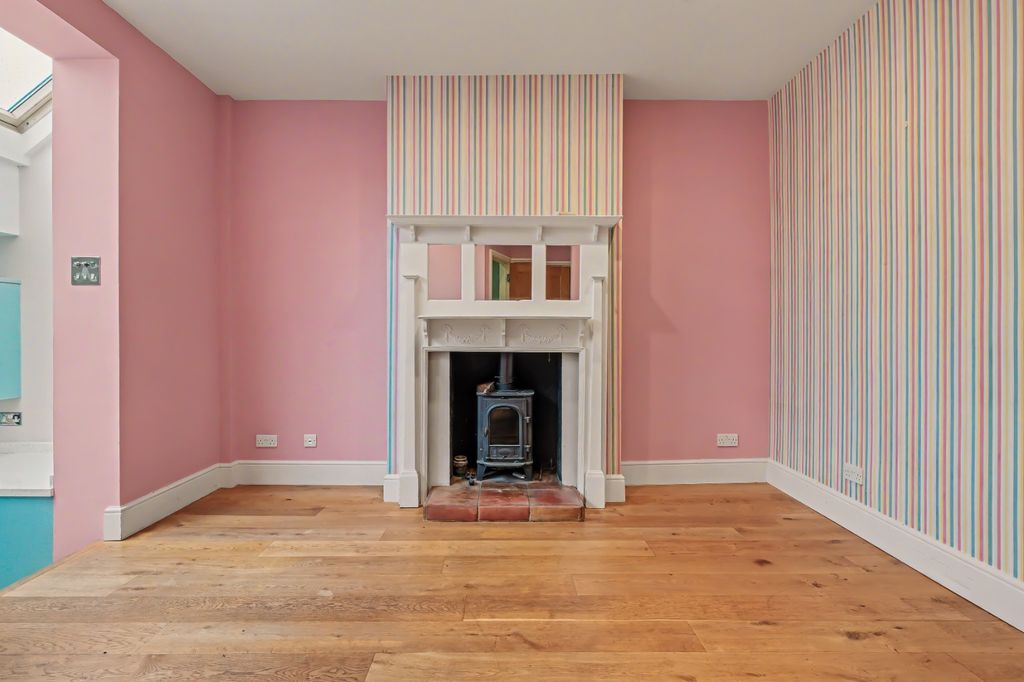 Property photo 3 of 23 4753632