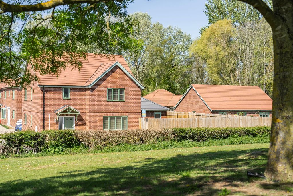 Property photo 1 of 33