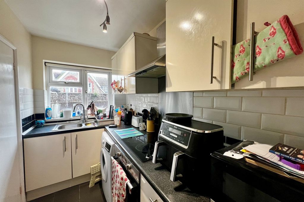 Property photo 3 of 8