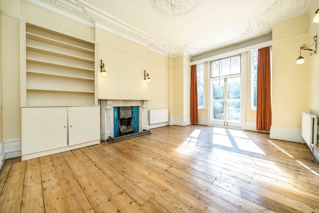 Property photo 3 of 8
