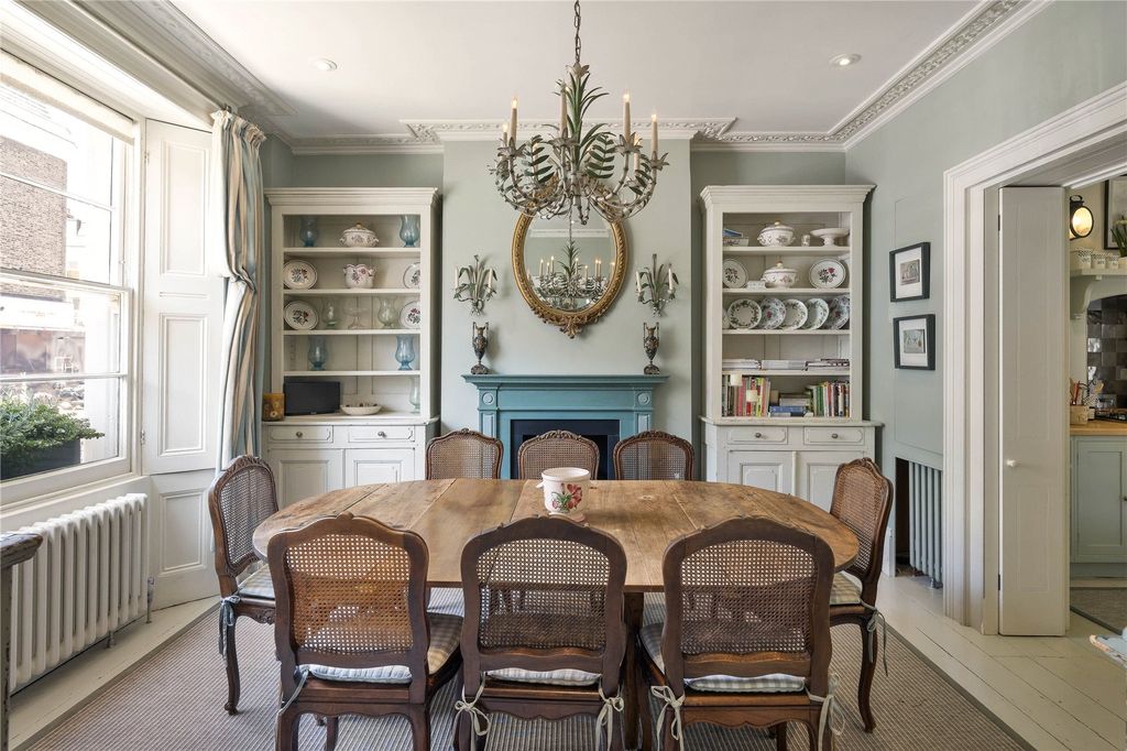 Property photo 2 of 13 Dining Room