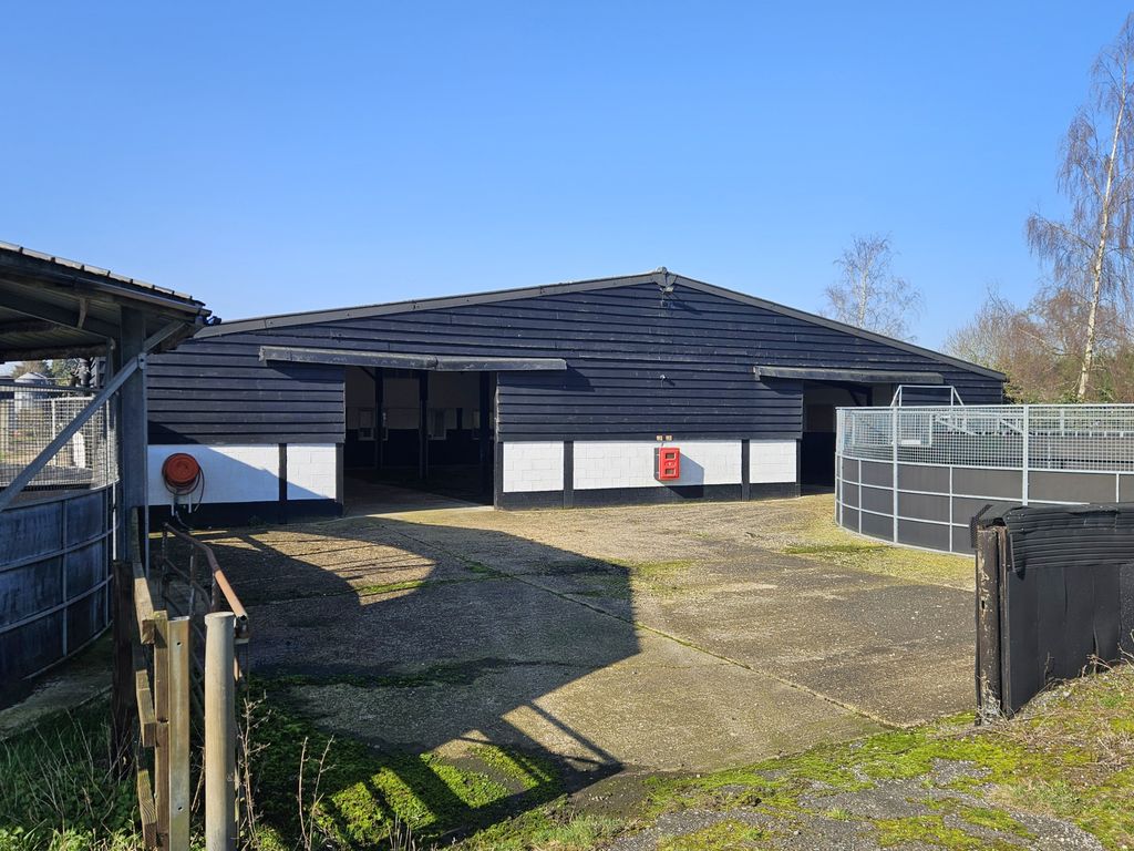 Property photo 2 of 8