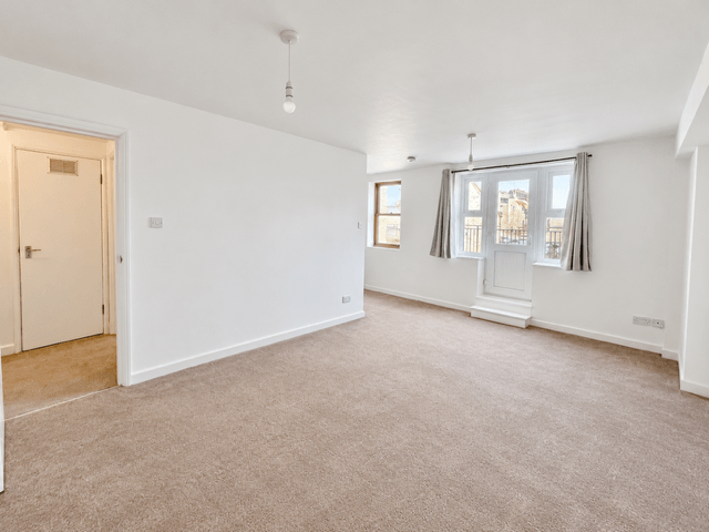 Property photo 2 of 8 Image4