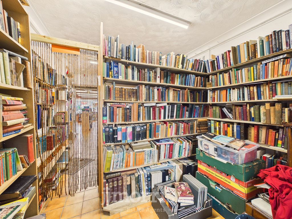 Property photo 3 of 48