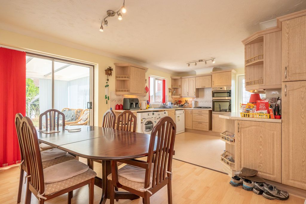 Property photo 2 of 14