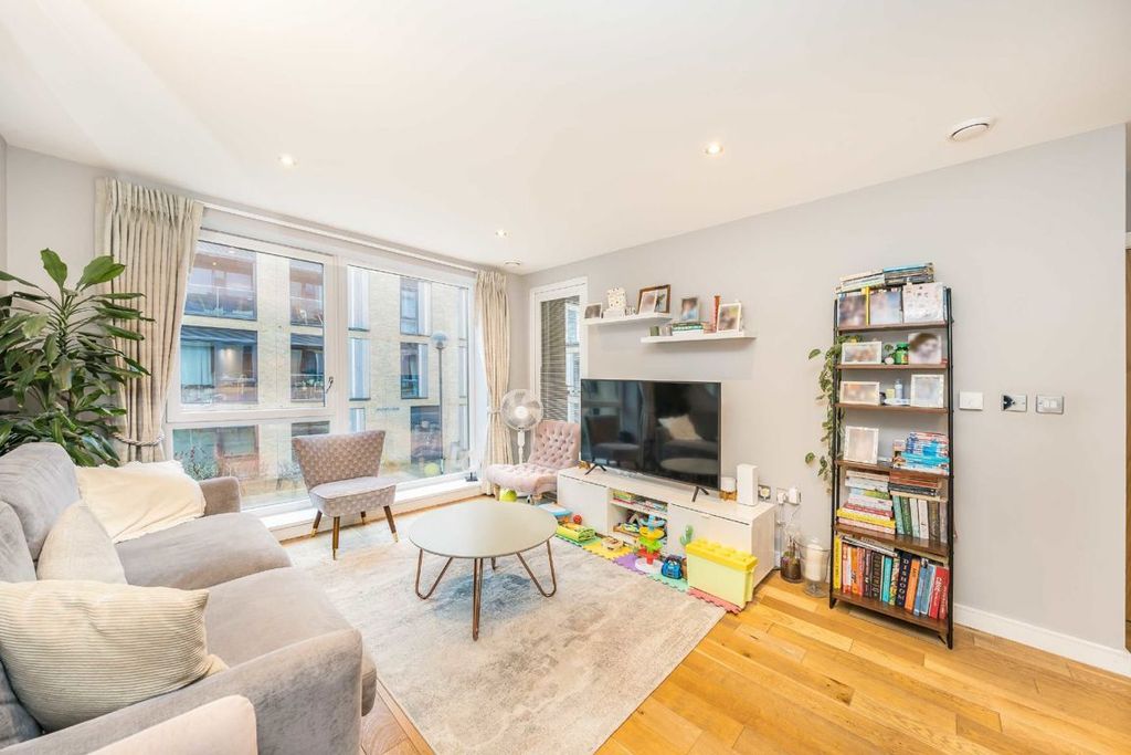 Property photo 2 of 11