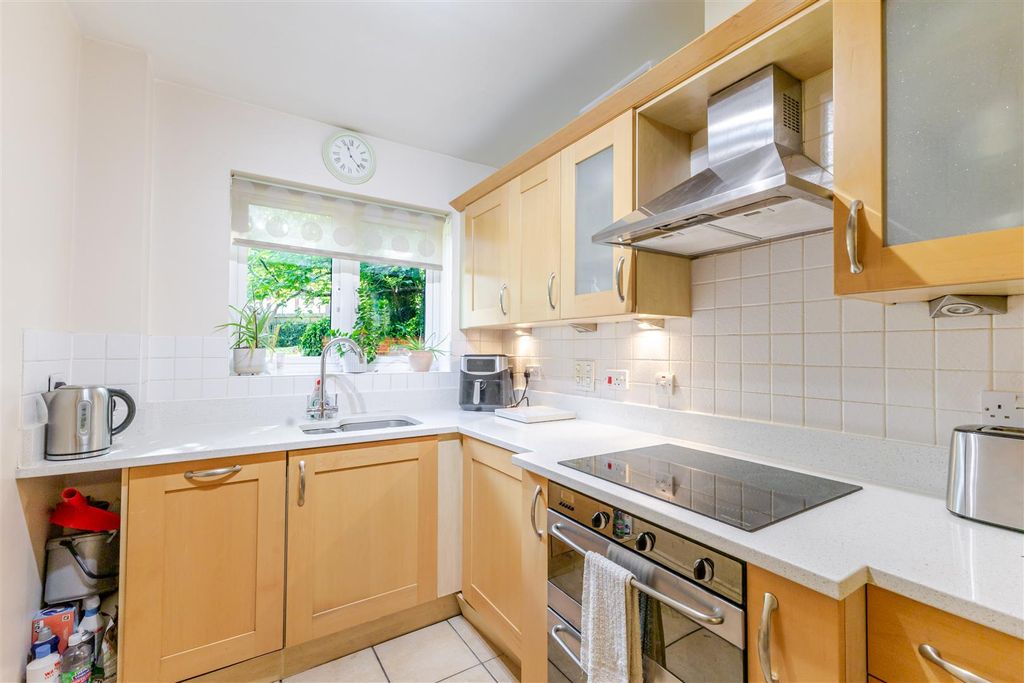 Property photo 2 of 18 Kitchen 2.Jpg