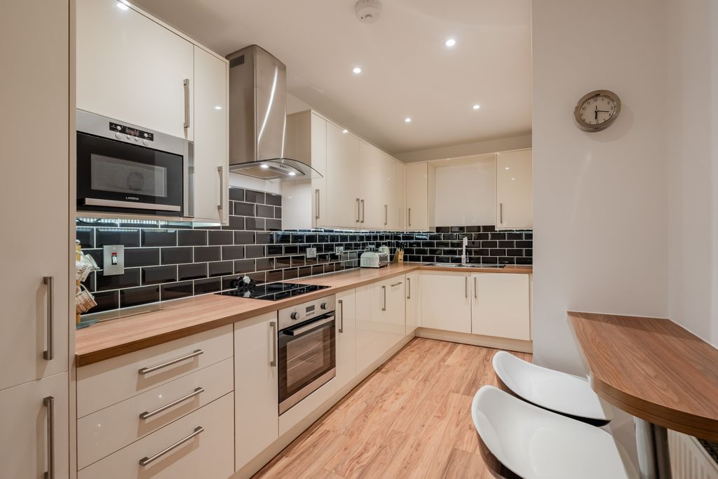 Property photo 3 of 27 Property Image 3