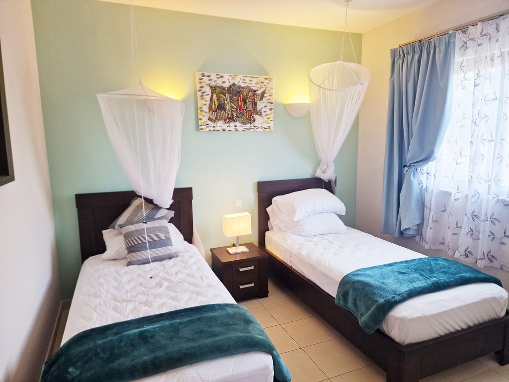 Property photo 3 of 8 Twin Bedroom: Superb Poolside Renovation In Melia Tortuga