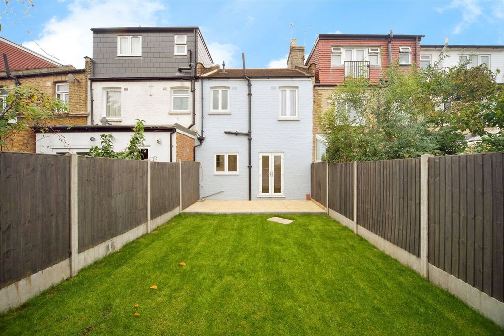 Property photo 2 of 16 Picture No. 15