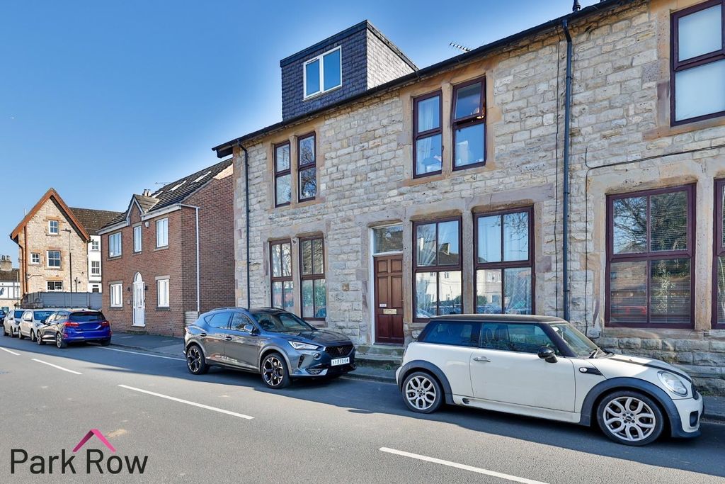 Property photo 1 of 13 Front