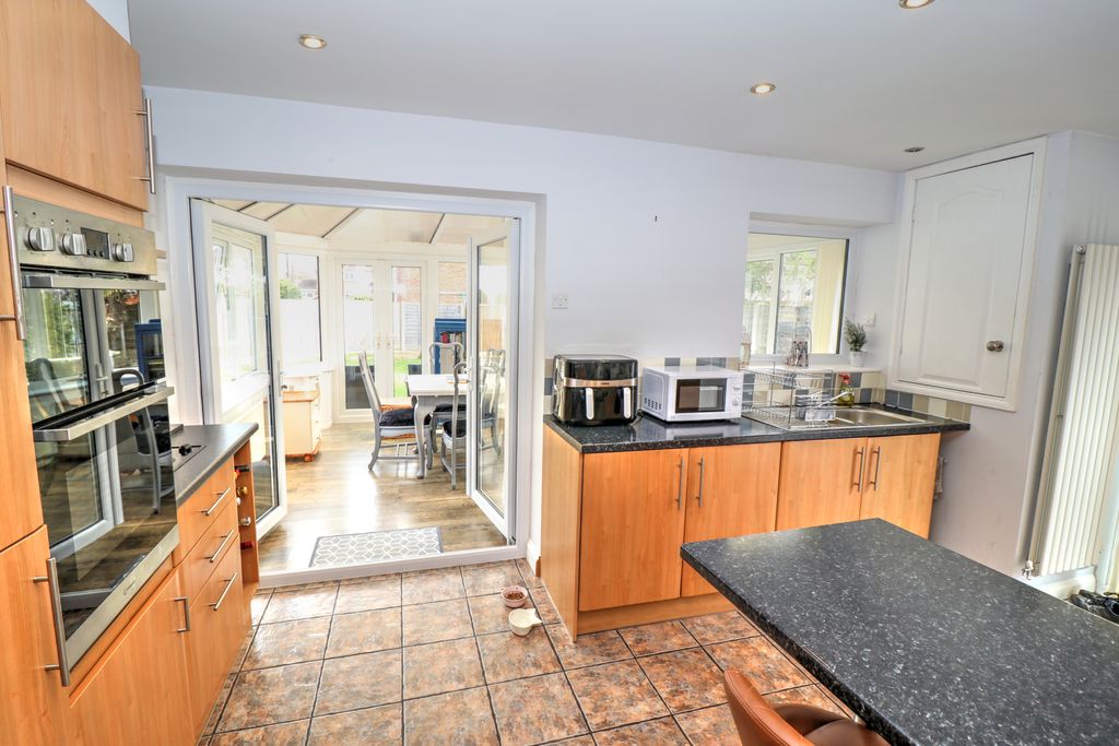 Property photo 3 of 15 583141c2Ad0Aca35F14Dfaac28Acb217242E98A2.Jpg