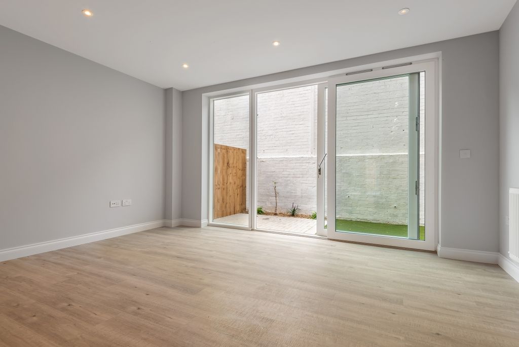 Property photo 3 of 15 778141 (2)