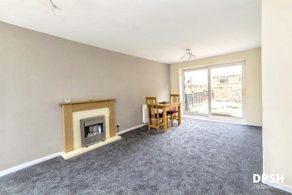 Property photo 2 of 23