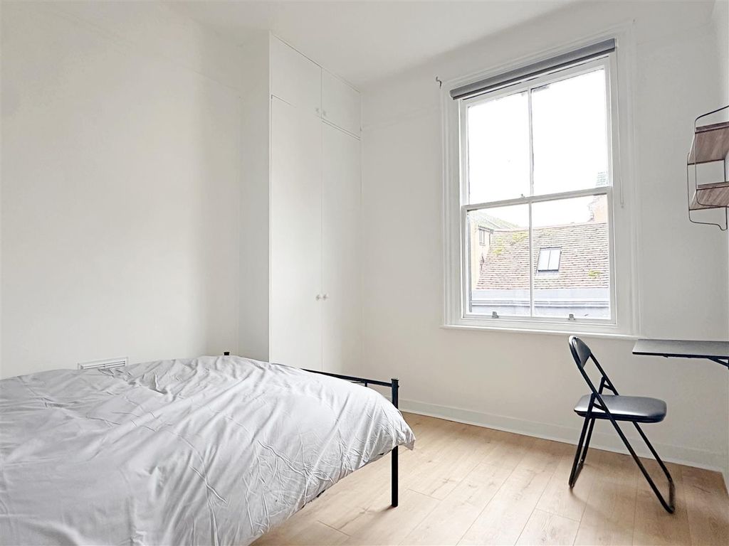 Property photo 1 of 12 Bedroom 1 (2).Jpg