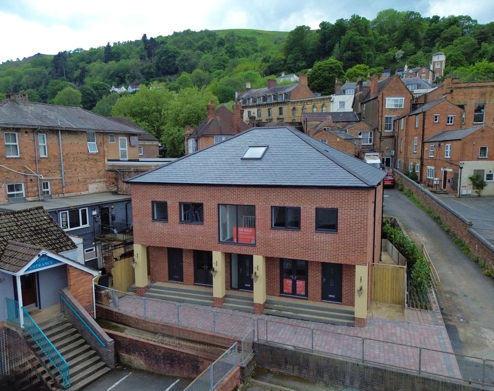 Property photo 1 of 11