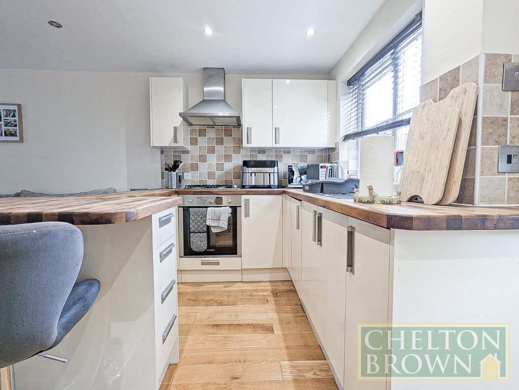 Property photo 2 of 16 Kitchen