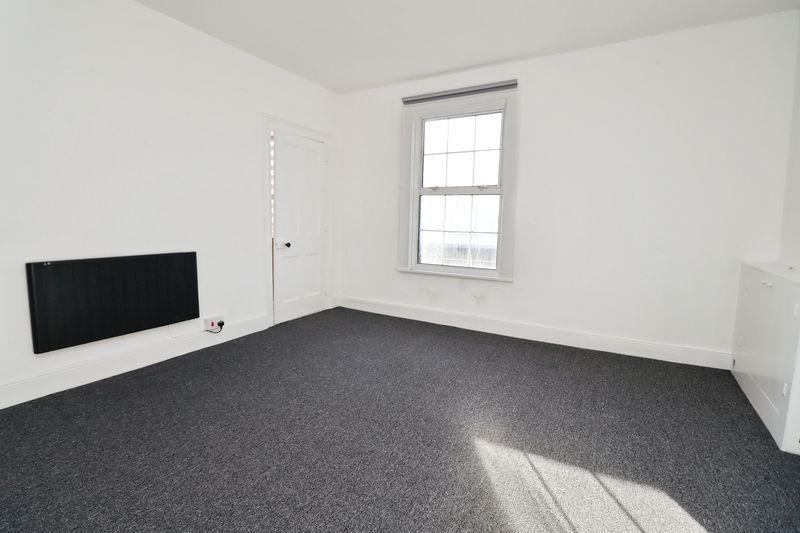 Property photo 2 of 7 Photo 3