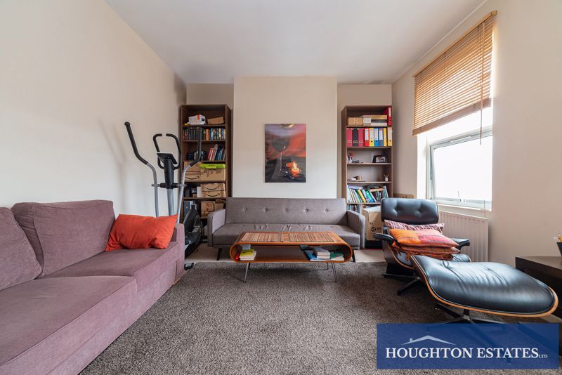 Property photo 2 of 8 Photo 3