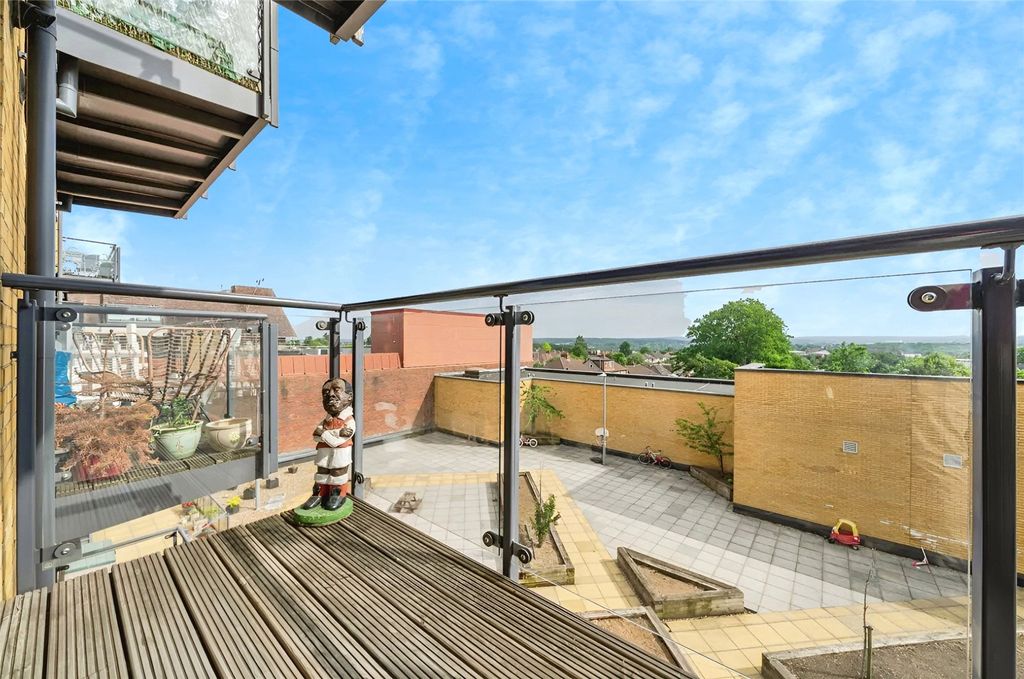 Property photo 2 of 12 Balcony