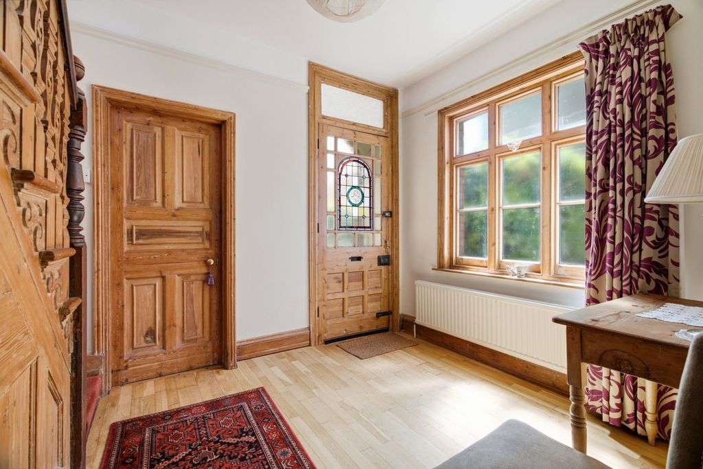 Property photo 3 of 26