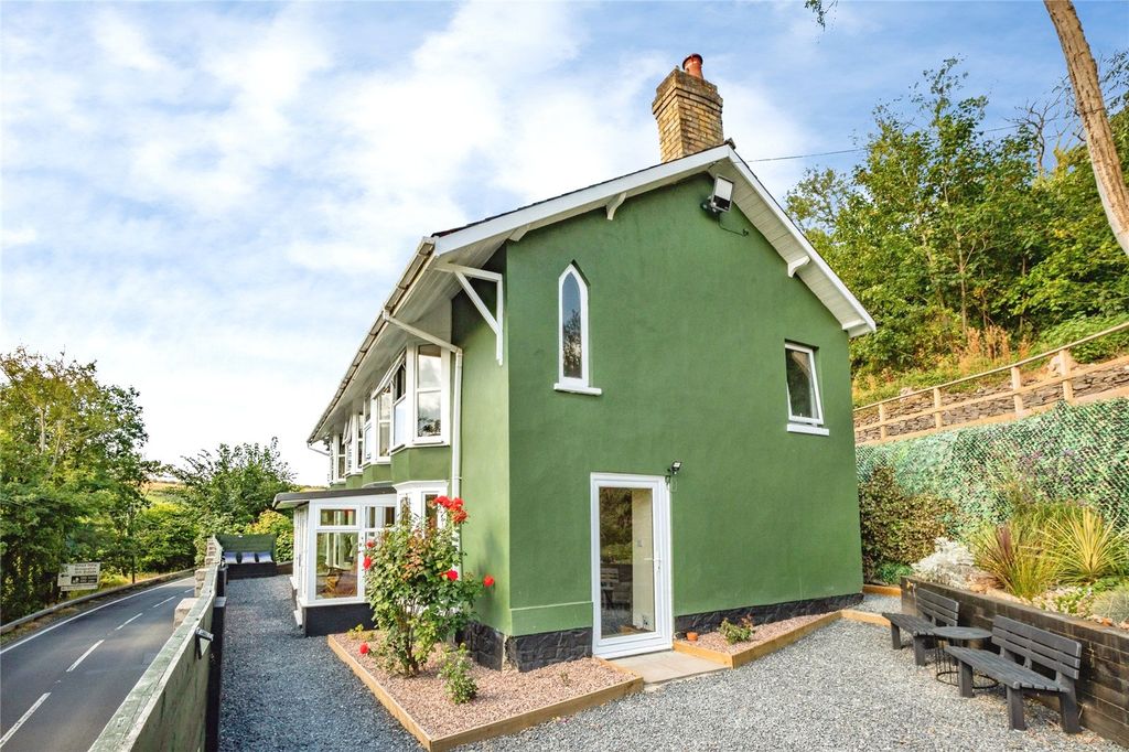 Property photo 2 of 60 Picture No. 05